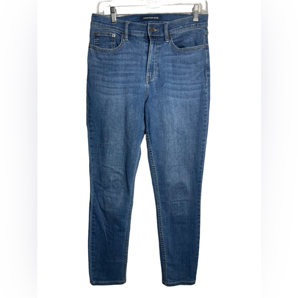 Calvin Klein jeans size 8 (8 x 29) high rise medium wash skinny jeans 💙💙